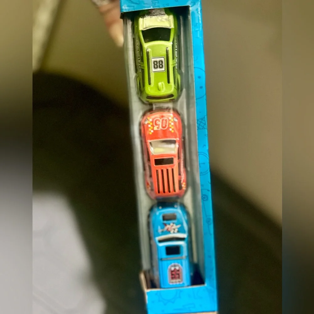 Toymazing Diecast Loop Car Playset
